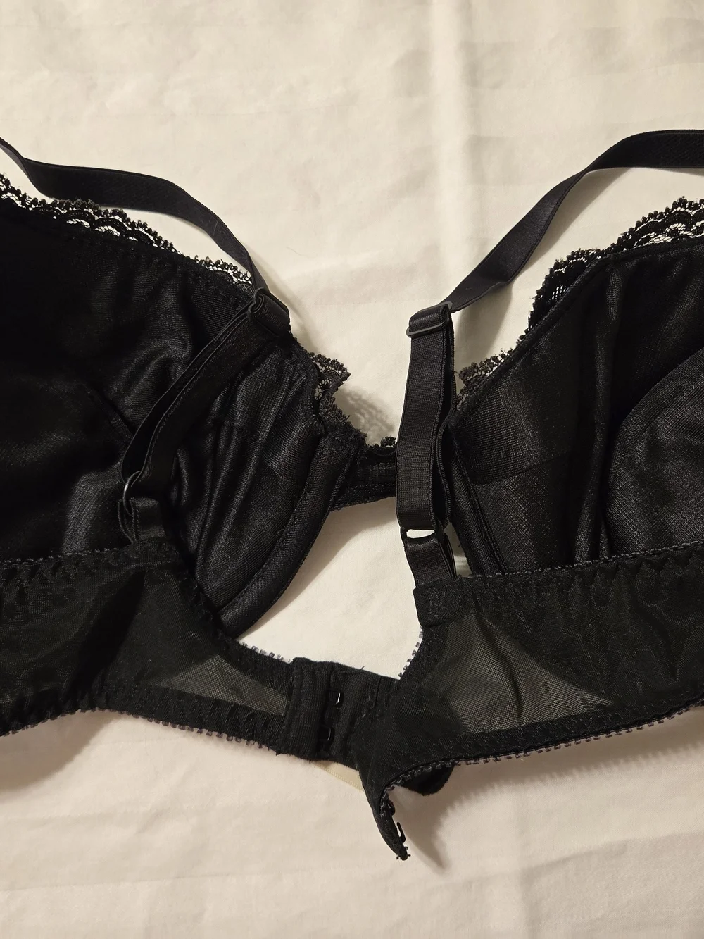Victoria's Secret Black & Blue Lace Underwire Bra Size 36B